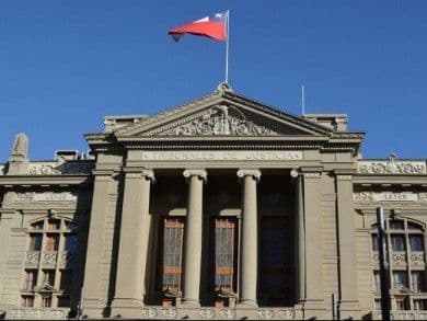 CS confirmó sentencia que acogió protección deducido por propietario de predio contra particular por eliminar acequia que regaba predio del recurrente.