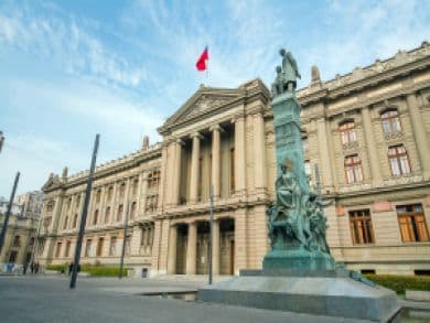 Corte Suprema revocó sentencia y acogió protección deducido por particular en contra de compañía de seguros y Clínica por no otorgar cobertura de siniestro por supuesta no declaración de preexistencia