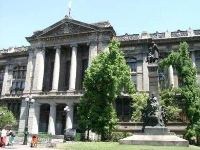 Corte de Apelaciones de Santiago acoge demanda por despido injustificado de trabajadoras de fábrica de calzado.