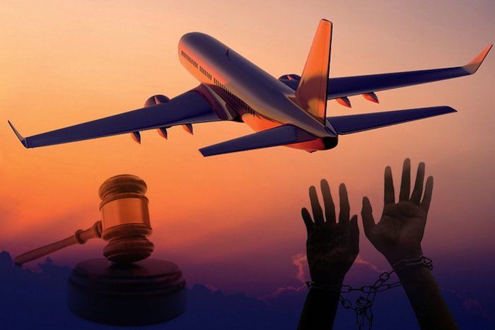 TJUE indica que cuando un Estado miembro se debe pronunciar sobre la solicitud de extradición le corresponde comprobar que dicho nacional no vaya a ser sometido a la pena de muerte o tratos inhumanos o degradantes.
