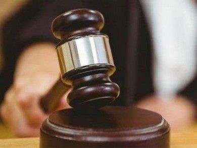 Juzgado de Letras del Trabajo de Santiago ordena a empresas indemnizar a trabajador que sufrió grave accidente laboral.