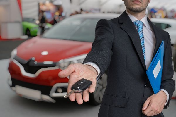 TJUE establece que las compañías de arriendo de autos no tendrán que pagar royalties por las radios incorporadas en los vehículos.