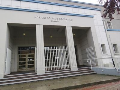 Juzgado de Letras del Trabajo de Chillán rechazó tutela y acción subsidiaria de despido injustificado a profesor municipal sancionado con su destitución por faltas a la probidad.