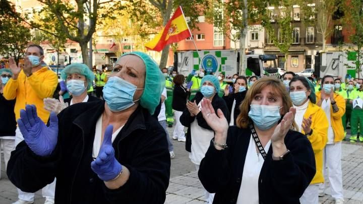España: Mujer es condenada a 6 meses de prisión por burlar la cuarentena dos veces, superar el coronavirus y romper el confinamiento de nuevo.