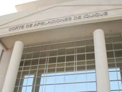 Incumplido contrato por empleador al no tramitar una licencia médica y acogida la demanda de despido indirecto, demandante tiene derecho a reclamar contraprestación que legítimamente habría percibido hasta el término de su contrato a plazo fijo.