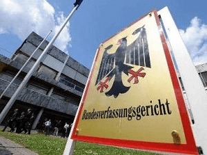 TC Federal de Alemania amonesta a Ministro del Interior por descalificaciones a partido de ultra derecha.
