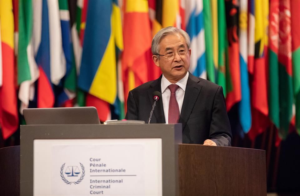 Presidente de la AEP rechaza medidas tomadas por Estados Unidos en contra de la Corte Penal Internacional.