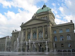 Suiza someterá a Referendum decisión de compra de aviones de combate.