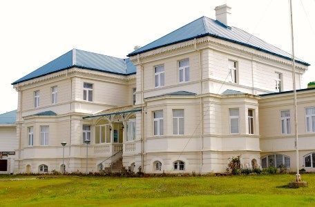Corte de Punta Arenas acoge protección por suspensión de relación laboral de trabajadoras con fuero maternal.