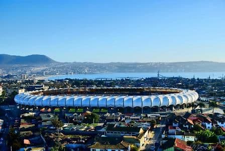 CS declara inadmisible recurso de casación contra fallo que ordenó pagar sobrecostos de remodelación de estadio Francisco Sánchez Rumoroso de Coquimbo.