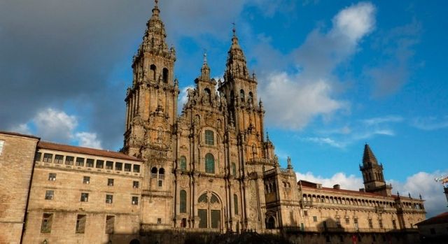 Tribunales españoles avalan el aislamiento y cuarentena obligatoria impuesta por la administración a una familia infectada por COVID-19.