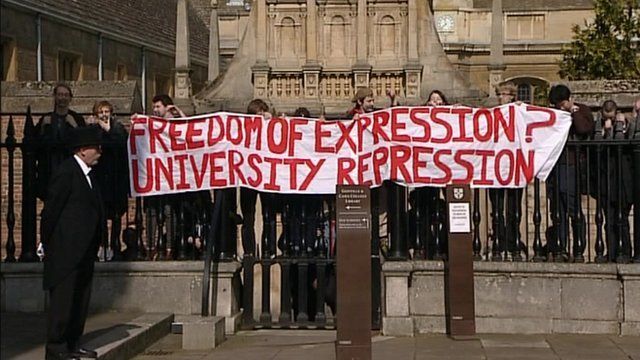 Corte Suprema de Estados Unidos acepta escuchar alegatos sobre libertad de expresión en universidades.