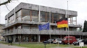 Corte Constitucional Federal de Alemania determinó inconstitucional leyes federales sobre telecomunicaciones, y señala que el acceso del gobierno a datos personales de los ciudadanos debe limitarse.