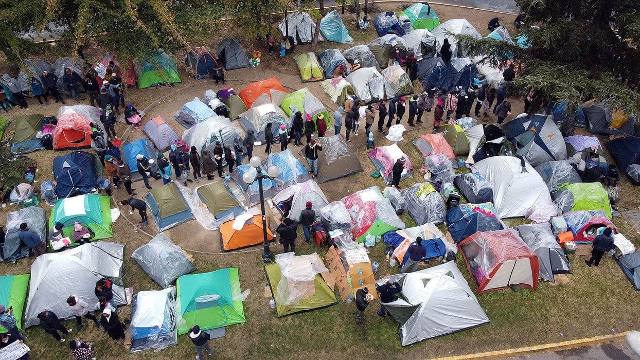 Corte Suprema declaró admisible amparo deducido por Fundación Servicio Jesuita a Migrantes a favor de inmigrantes cubanos.
