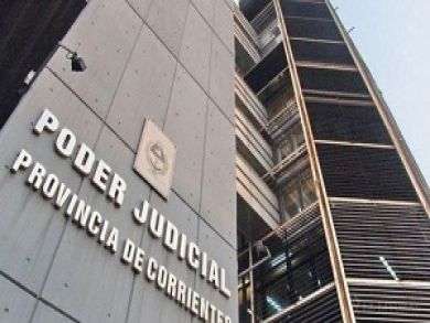 Superior Tribunal de Justicia argentino ratifica la existencia de una relación laboral por las fotos publicadas en Facebook de la actora en el lugar de trabajo.