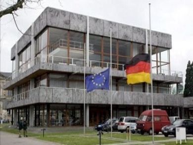 TC Federal de Alemania rechazó dos denuncias constitucionales contra una condena penal por robo de alimentos de un contenedor de basura.