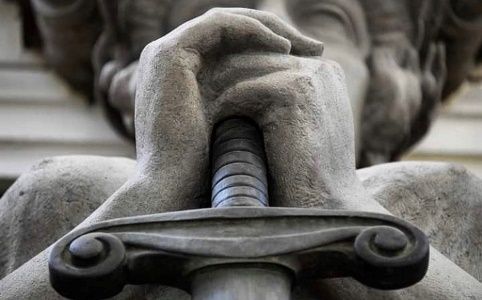 Corte Suprema declara inadmisible unificación de jurisprudencia por fallo que acogió demanda de trabajador que prestó servicios por 41 años a empresa estatal y que desarrolló enfermedad profesional