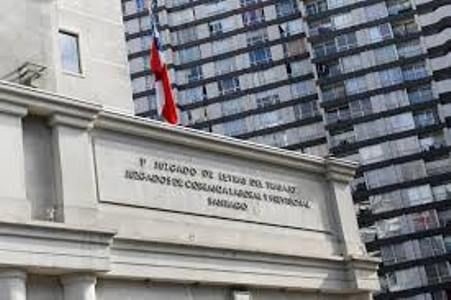 Juzgado Laboral acoge demanda de autodespido de trabajadores de restorán del barrio Lastarria.