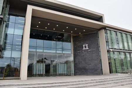 Juzgado de Letras del Trabajo de Puente Alto confirmó multa a empresa de materiales de construcción por infracciones laborales.
