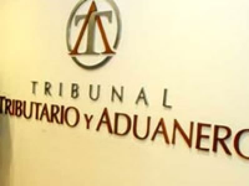 Tribunal Tributario y Aduanero anula resoluciones exentas del SII por no contener fundamentación suficiente.