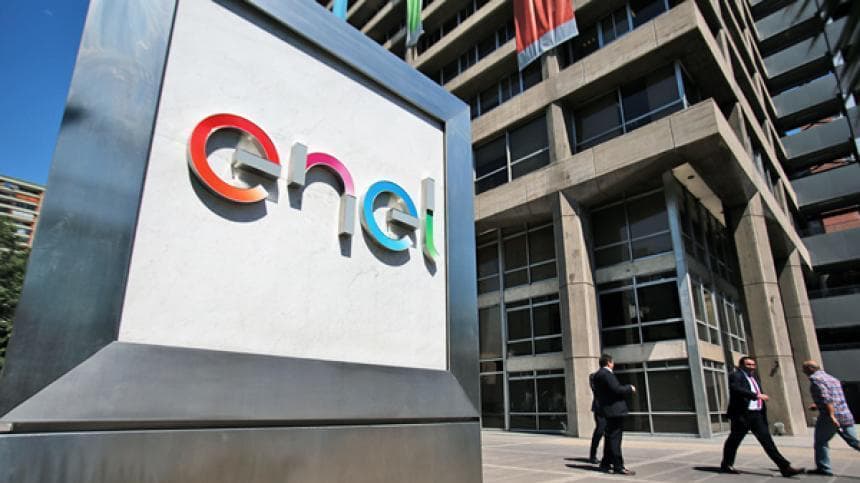 Normas que impiden a ENEL cortar el suministro eléctrico a clientes morosos se impugnan ante el Tribunal Constitucional.