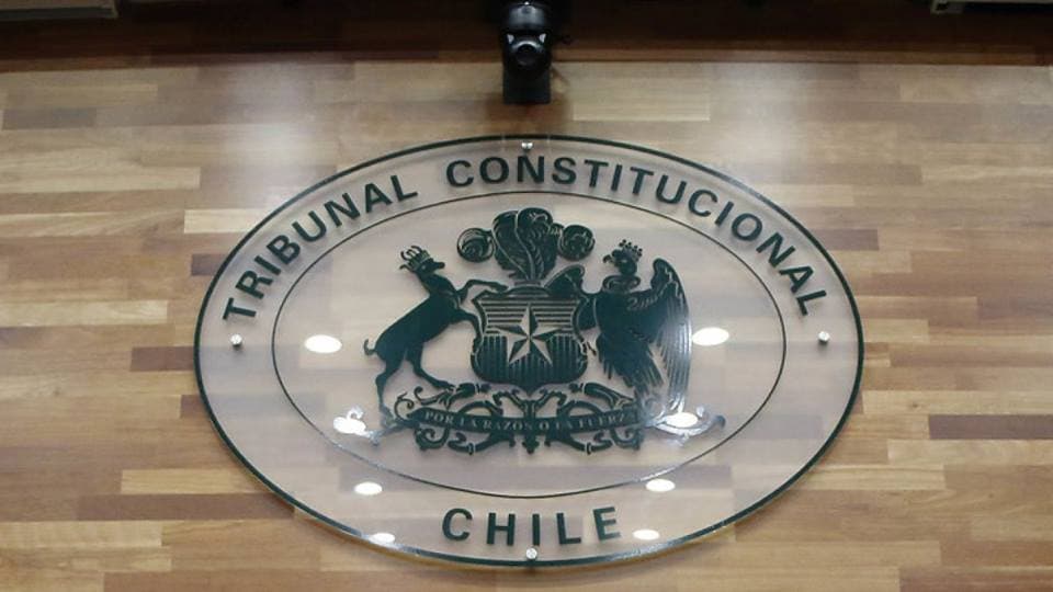Normas que impiden alegar abandono del procedimiento en el procedimiento de cobranza judicial de cotizaciones de seguridad social, se impugnan en el Tribunal Constitucional.