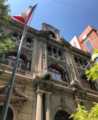 TC acogió inaplicabilidad que impugna normas que prohíben solicitar el abandono del procedimiento en juicio ejecutivo laboral en contra de farmacia.