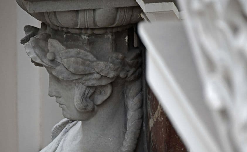 Contraloría extralimitó su potestad interpretativa al exigir para la interposición de un recurso un requisito no previsto en la norma.