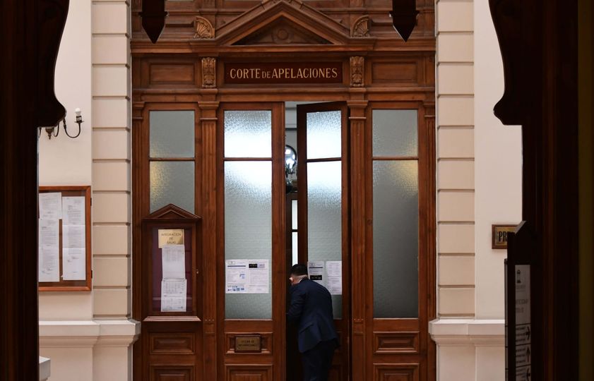 Corte de Santiago confirma decisión del CPLT que ordena al ISP entregar información de antecedentes que tuvo a la vista para otorgar registro a un medicamento.
