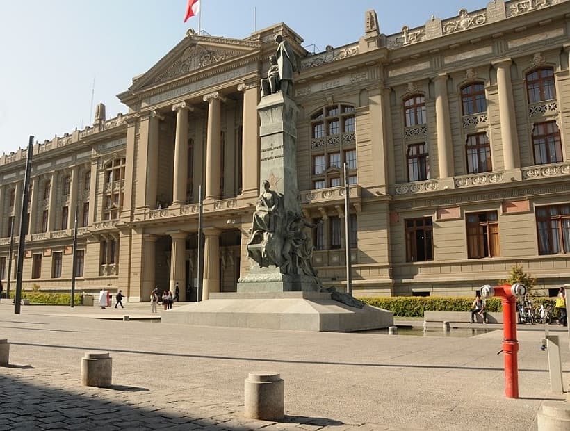 CS confirma sentencia que acogió recurso de protección fundado en la rebaja del grado de invalidez declarado por la Comisión Médica Central.