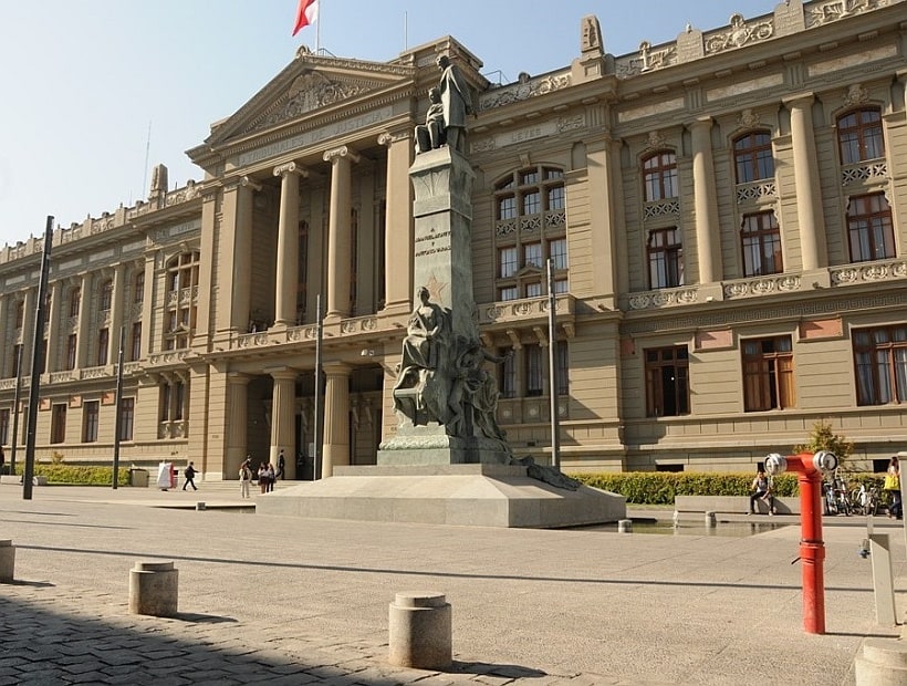CS confirma sentencia que acogió recurso de protección fundado en la rebaja del grado de invalidez declarado por la Comisión Médica Central.