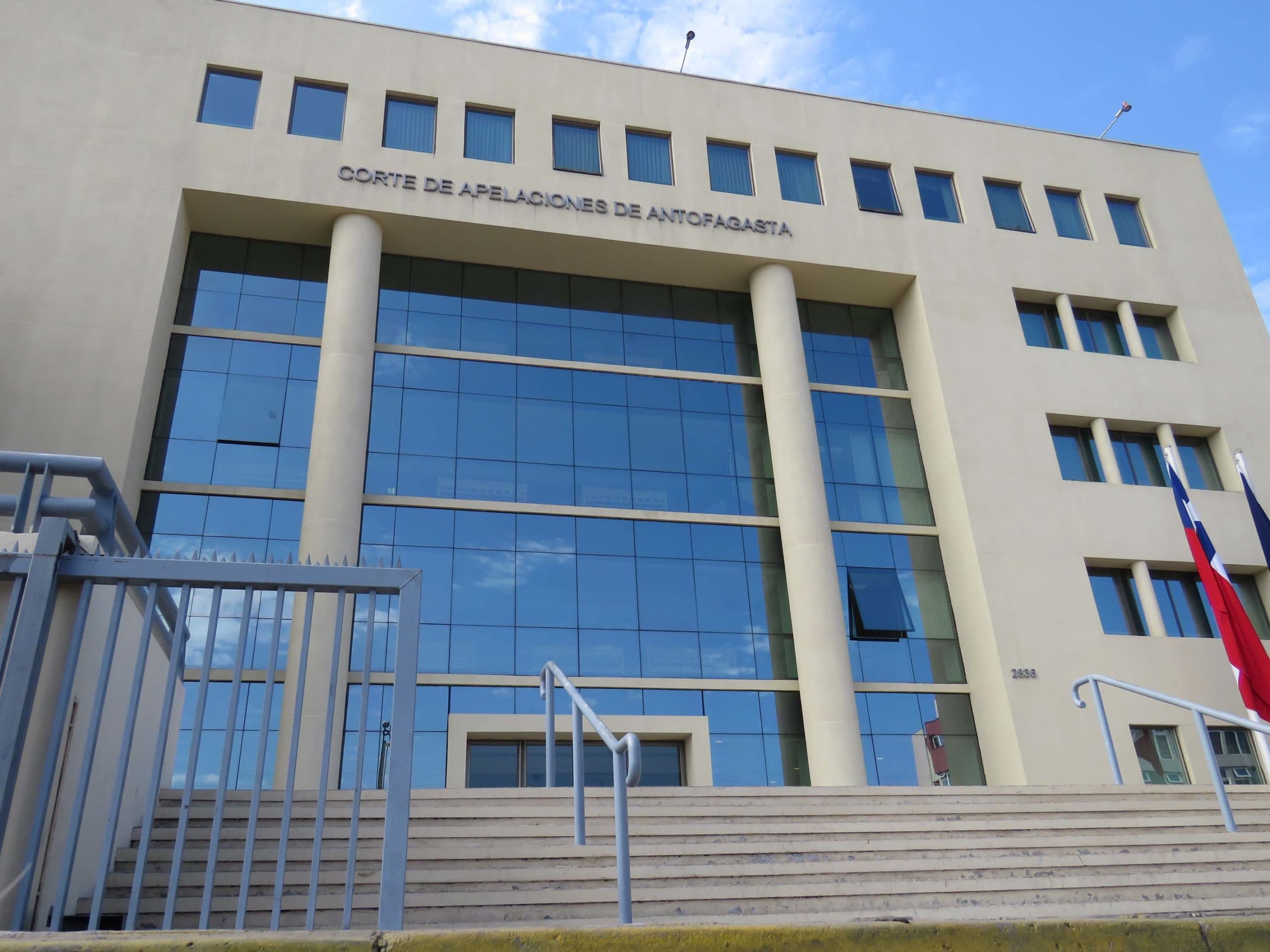 Corte de Antofagasta acoge recurso de protección y ordena al Instituto de Previsión Social tramitar jubilación de afiliado erróneamente al sistema antiguo hace 22 años.