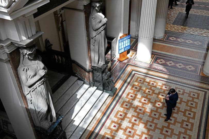 Es lícita decisión de la DGA de limitar la extracción de caudal sustentada en antecedentes objetivos relacionados con el uso de los recursos disponibles y la debida protección de acuífero.