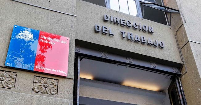 Profesionales de la educación que consideren que sus despidos de las Corporaciones Municipales no se ajustan a derecho, deben recurrir a los Tribunales de Justicia, dictamina la Dirección del Trabajo.