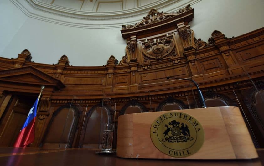 Descuento del aporte del empleador a la cuenta de cesantía del trabajador sólo procede cuando se configuran los presupuestos del artículo 161 del Código del Trabajo.