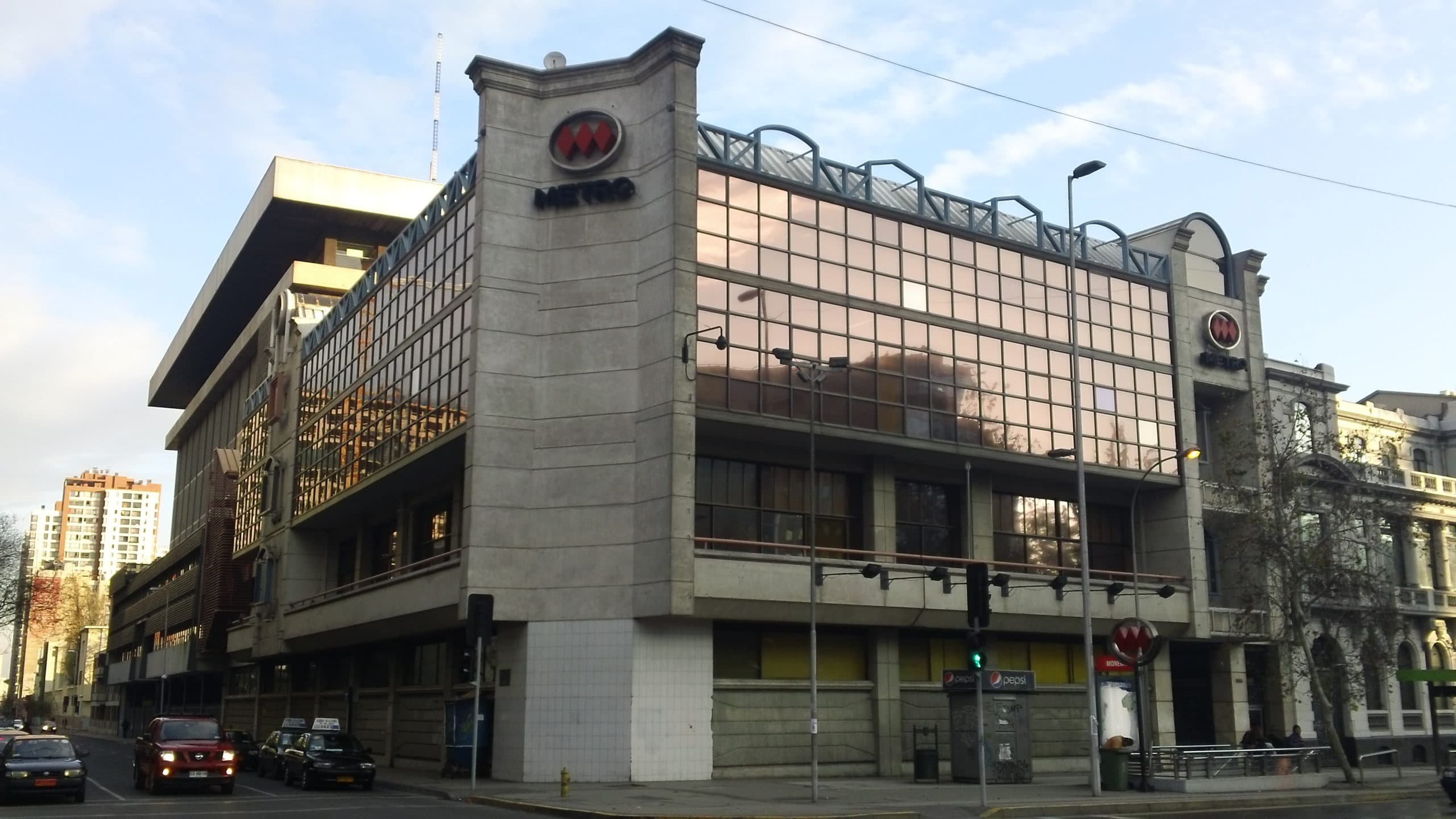 Corte de Apelaciones de Santiago rechazó el reclamo de ilegalidad deducido por la empresa de transporte de pasajeros Metro SA en contra del Consejo para la Transparencia, que le ordenó actualizar información relacionada con las remuneraciones de ejecutivos.