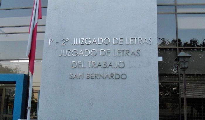 No se informó al empleador sobre la existencia de un trabajador que gozaba de fuero, a través de la comunicación respectiva, por lo que la denuncia de práctica antisindical por el despido del secretario del sindicato no puede prosperar.