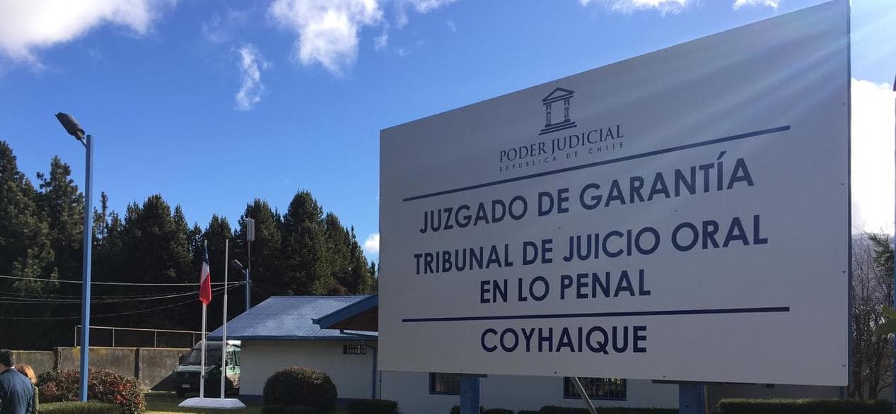 Caso FAM: Juzgado de Garantía de Coyhaique acogió incidente de nulidad de lo obrado y dejó sin efecto resolución que rechazó la solicitud de incompetencia inhibitoria por la ministra en visita extraordinaria Romy Rutherford Parentti.
