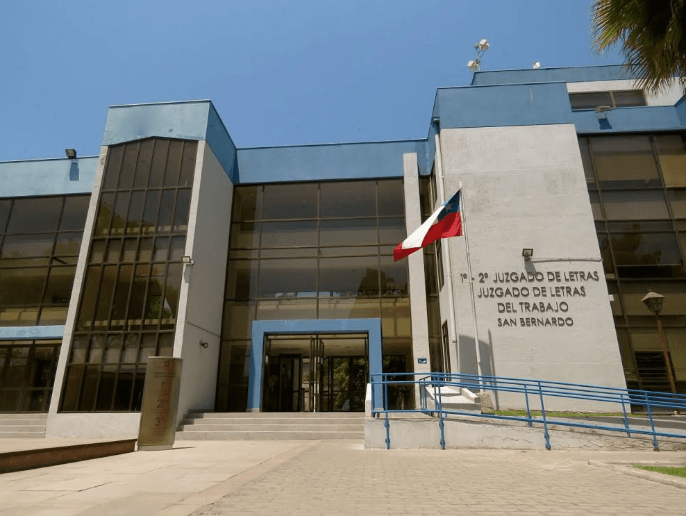 Juzgado de Letras del Trabajo de San Bernardo acogió las acciones de despido indirecto y nulidad del despido ejercidas por un trabajador subcontratado.