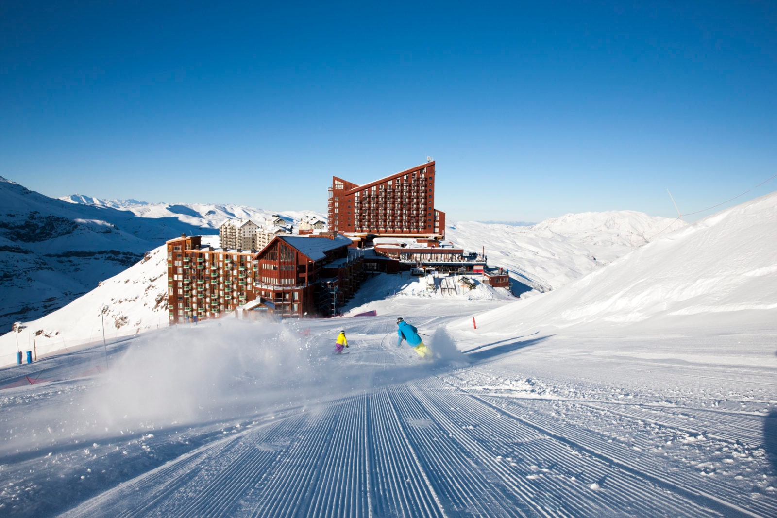 Juzgado de Letras del Trabajo de Santiago rechazó acción de indemnización de perjuicios por accidente laboral deducida contra Valle Nevado S.A.