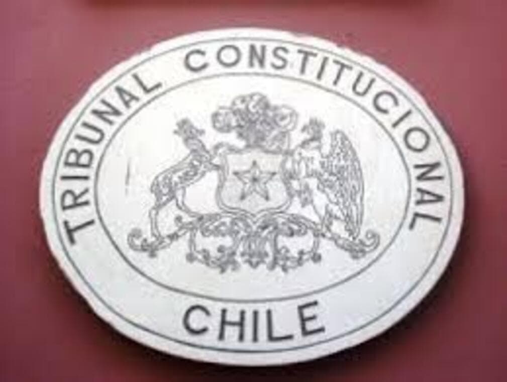 TC declaró inadmisible requerimiento de inaplicabilidad que impugnaba norma del CPC que sanciona incumplimiento de resoluciones judiciales.