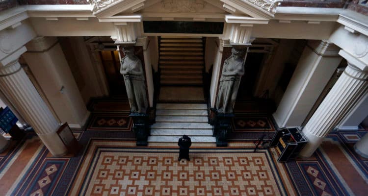 CS confirmó sentencia que desestimó impugnación deducida contra la Superintendencia de Educación por imponer multa de 153 UTM.