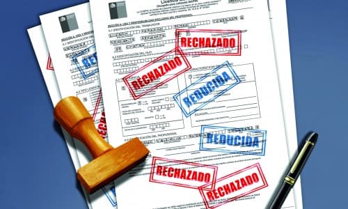 Que una tercera licencia médica haya sido autorizada, permite concluir que el rechazo de las dos primeras se encuentra desprovisto de racionalidad.