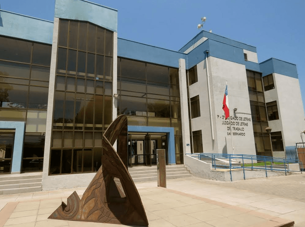 Juzgado de Letras del Trabajo de San Bernardo rechazó acción de tutela laboral y acogió parcialmente excepción de finiquito.