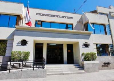 Juzgado de Letras acogió demanda de declaración de relación laboral, despido injustificado y nulidad del despido interpuesta contra la Municipalidad de San Fernando.