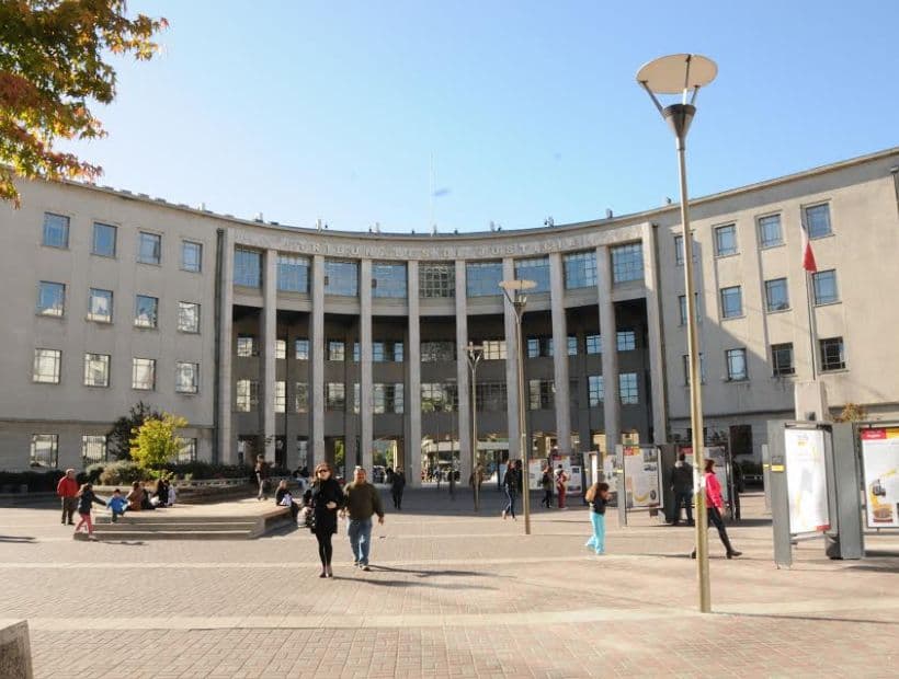 Recurrentes no aportan antecedentes que permitan concluir que sus vecinos los amenazan de muerte, hecho que por lo demás está en conocimiento del Ministerio Público.