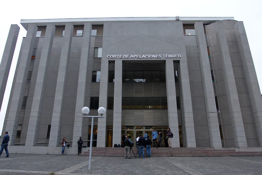 Corte de Temuco confirma fallo que rechazó demanda de nulidad de compraventa de terrenos en Pucón.
