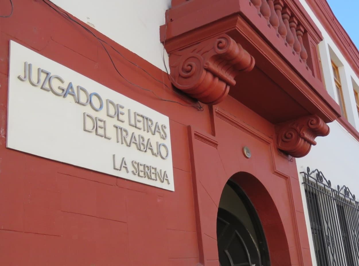 Juzgado de Letras del Trabajo de La Serena acogió demanda de despido injustificado, nulidad del despido y declaración de unidad económica interpuesta por una supervisora de cocina.