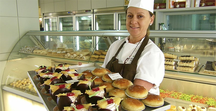 Juzgado de Letras del Trabajo de Antofagasta acogió demanda de despido injustificado y nulidad del despido interpuesta por una maestra pastelera.