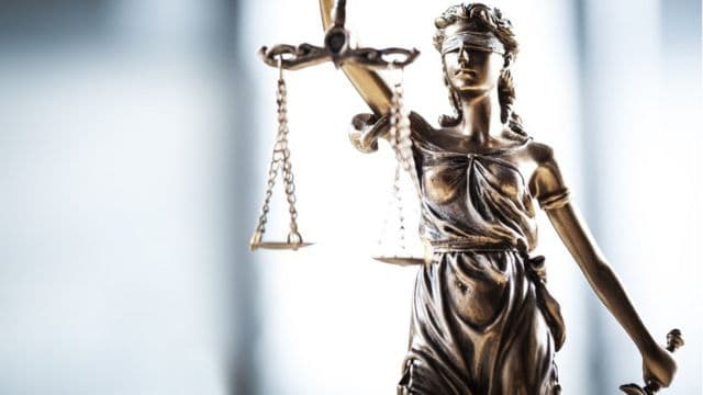 Recurso de protección deducido por particular acusado de elaborar y comercializar pornografía se admite a tramite por la Corte Suprema.